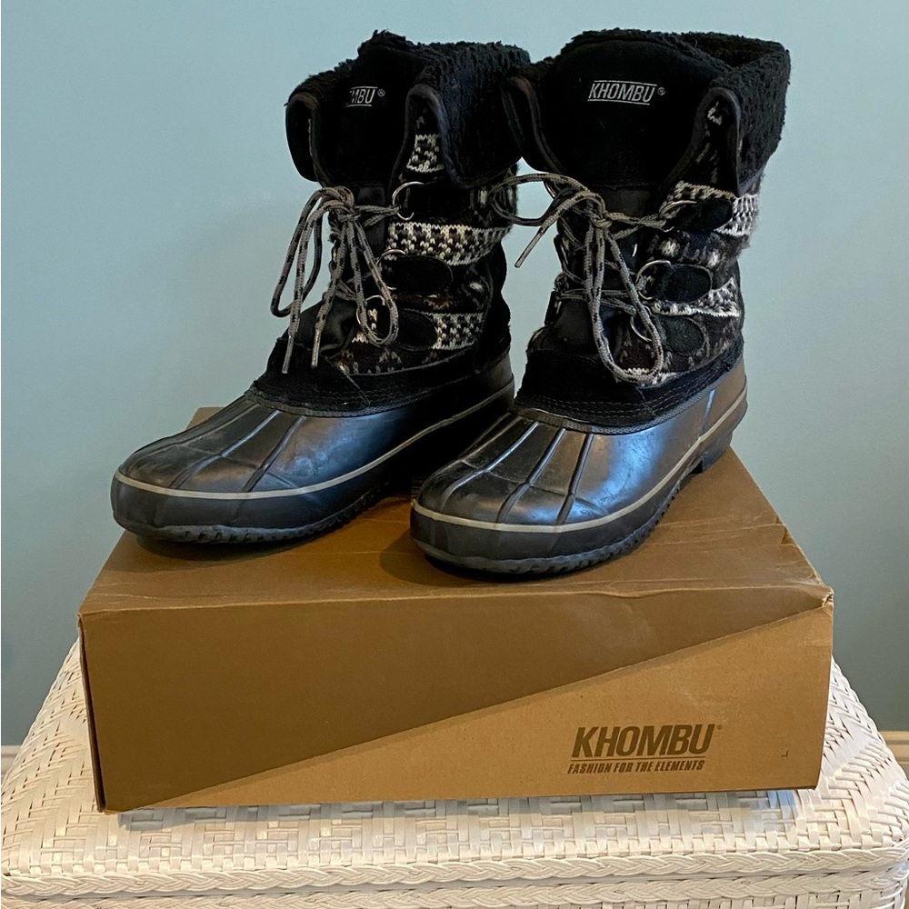 Khombu black duck boots.